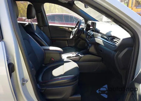 2025 Ford Escape St-Line from USA, damaged, VIN 1FMCU0MN4SUA10299